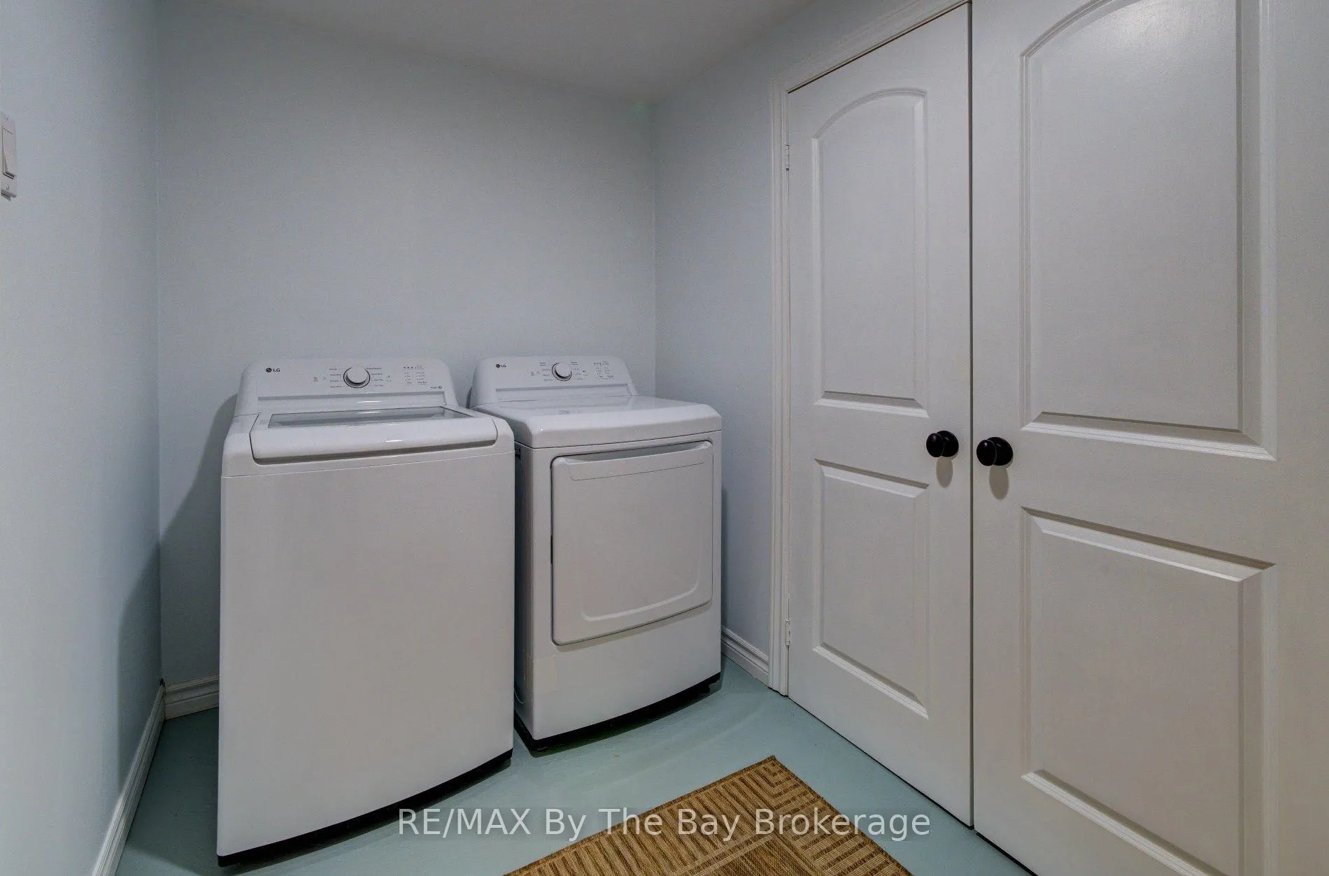 Photo 19 of 69 White Sands Way, Wasaga Beach — HOMEH