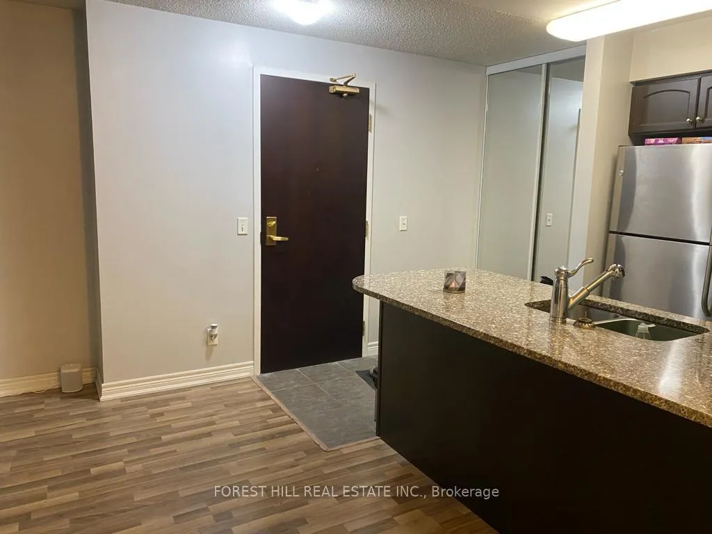 Photo 5 of Unit 515, 30 Grand Trunk Crescent, Toronto, Waterfront Communities — HOMEH
