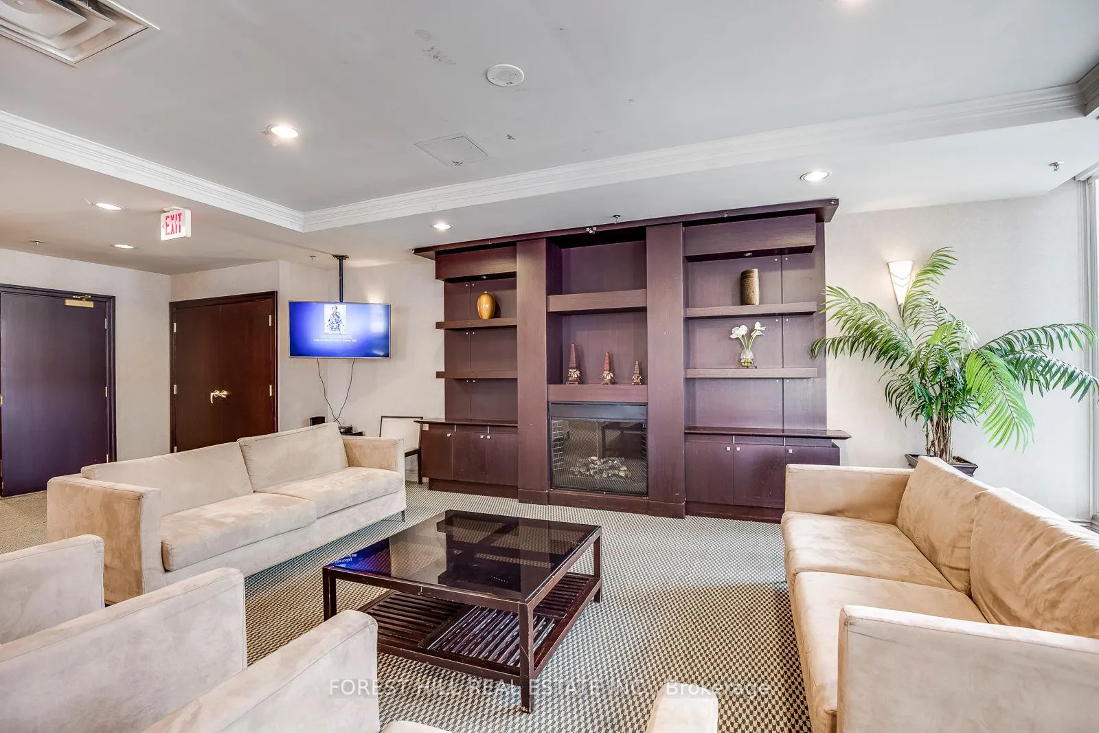 Photo 16 of Unit 515, 30 Grand Trunk Crescent, Toronto, Waterfront Communities — HOMEH