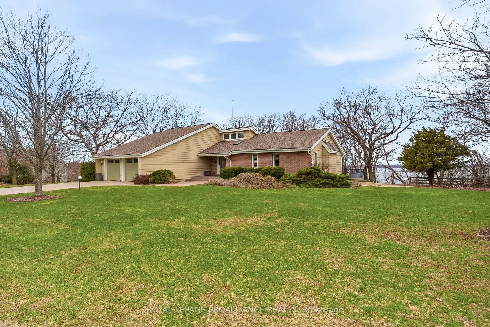 Photo 2 of 1544 County Road 14, Prince Edward County, Sophiasburg Ward — HOMEH