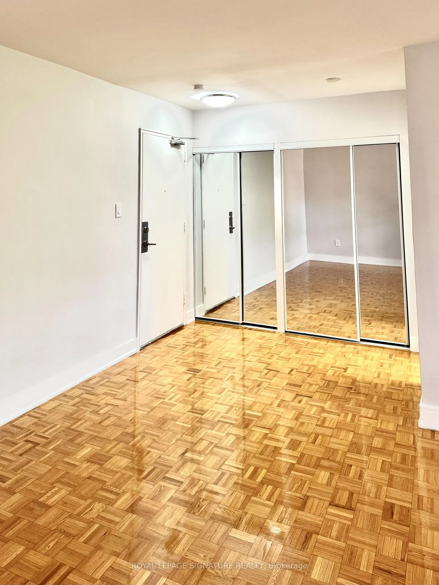 Photo 2 of Unit 309, 1291 Bayview Avenue, Toronto, Leaside — HOMEH