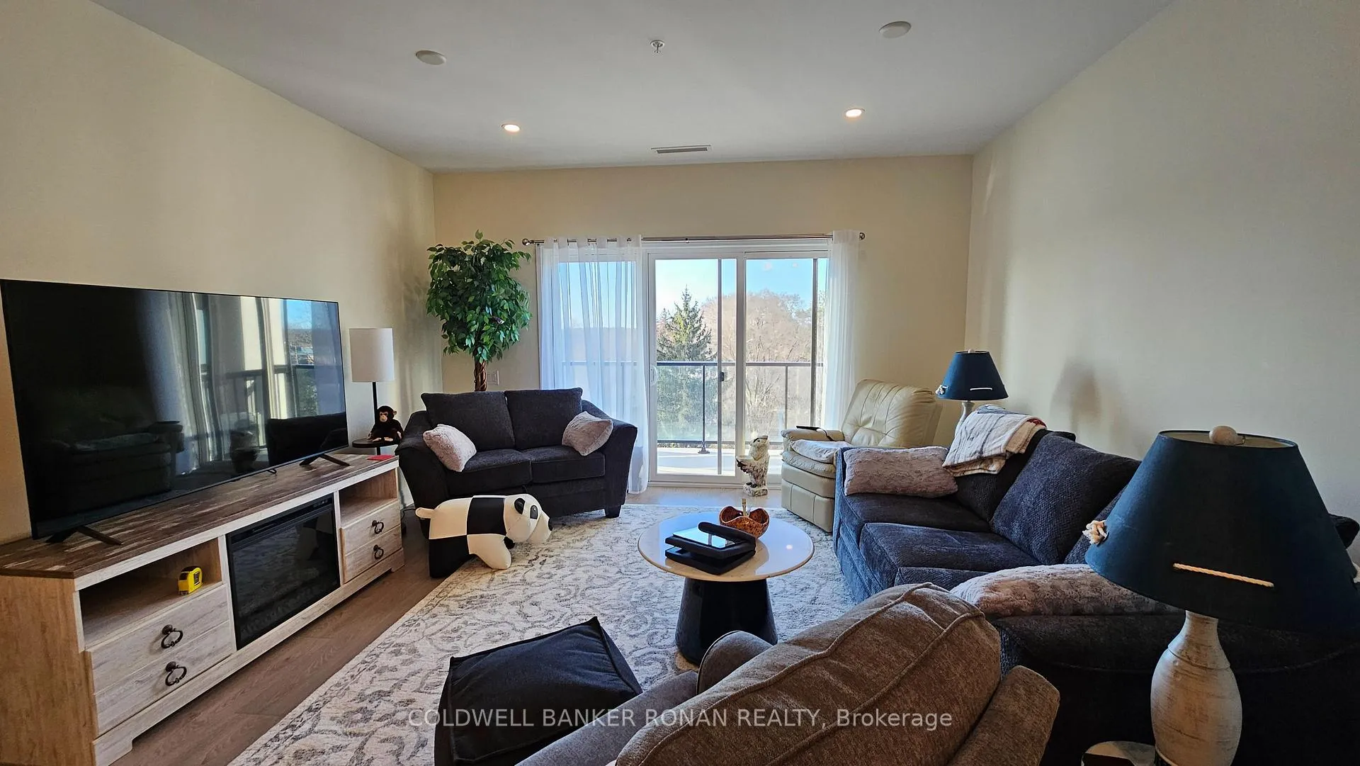 Photo 9 of Unit 407, 64 Queen Street S, New Tecumseth, Tottenham — HOMEH