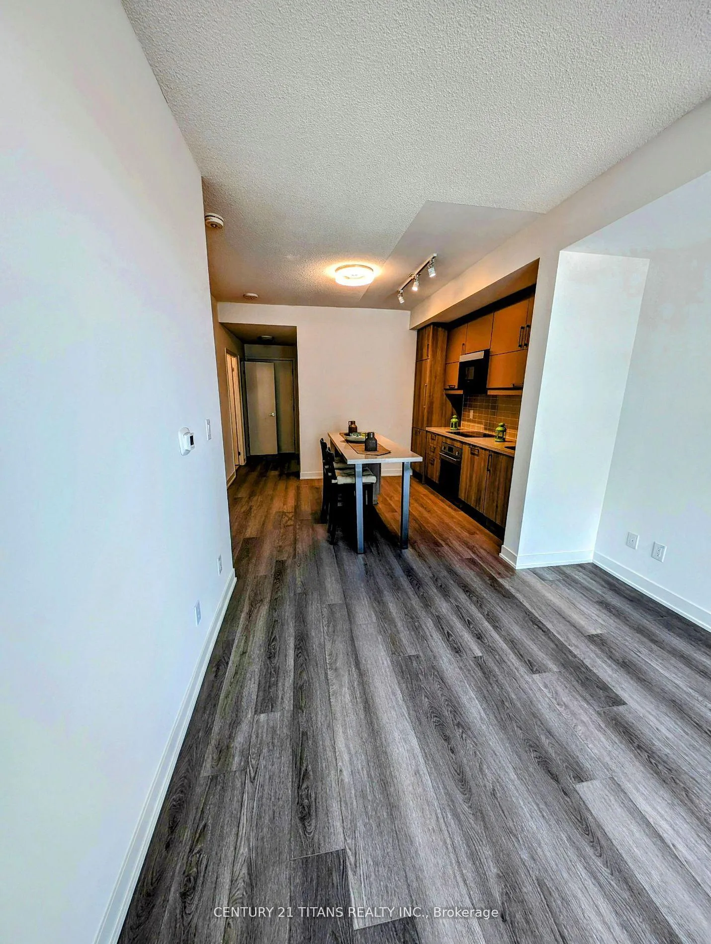 Photo 5 of Unit 723, 8119 Birchmount Road, Markham, Unionville — HOMEH
