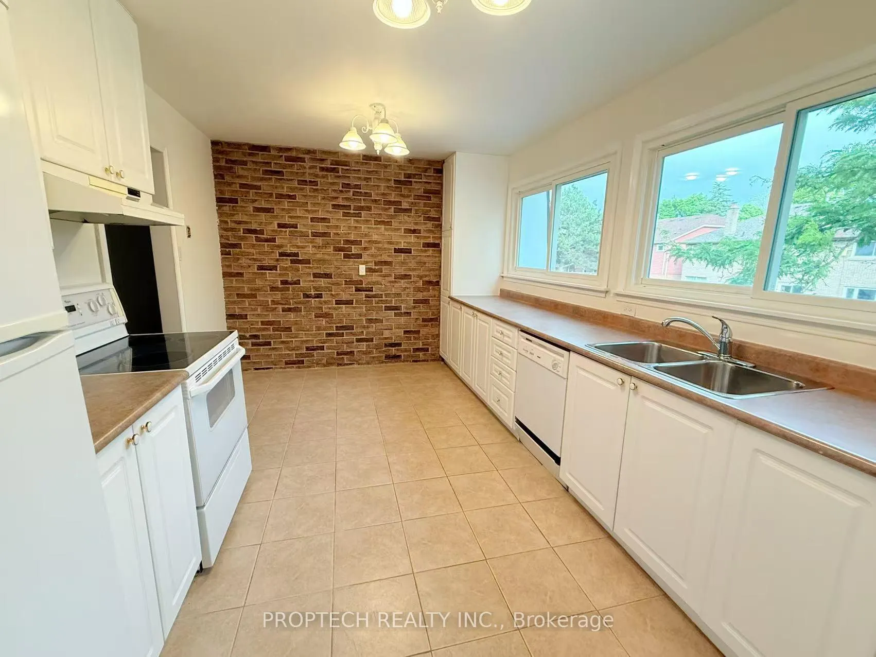 Photo 6 of Unit 51, 653 Village Parkway, Markham, Unionville — HOMEH