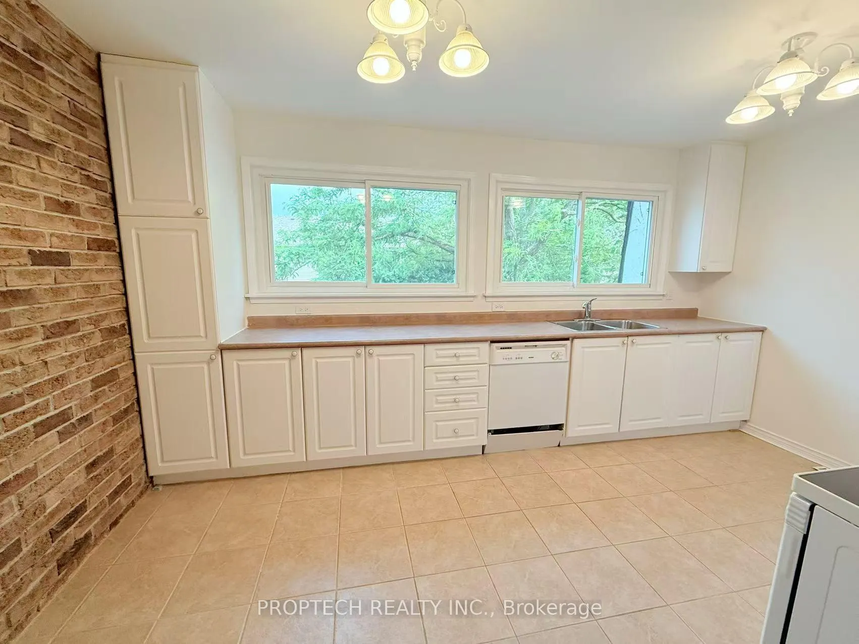Photo 7 of Unit 51, 653 Village Parkway, Markham, Unionville — HOMEH