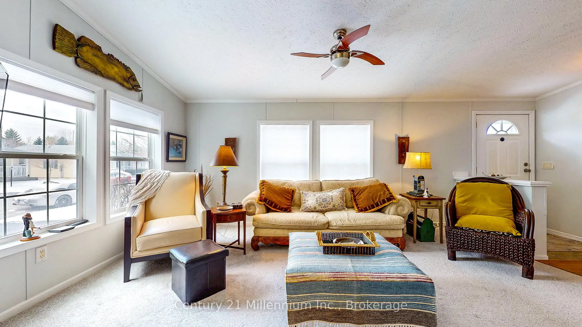 Photo 3 of 9 Illinois Crescent, Wasaga Beach — HOMEH