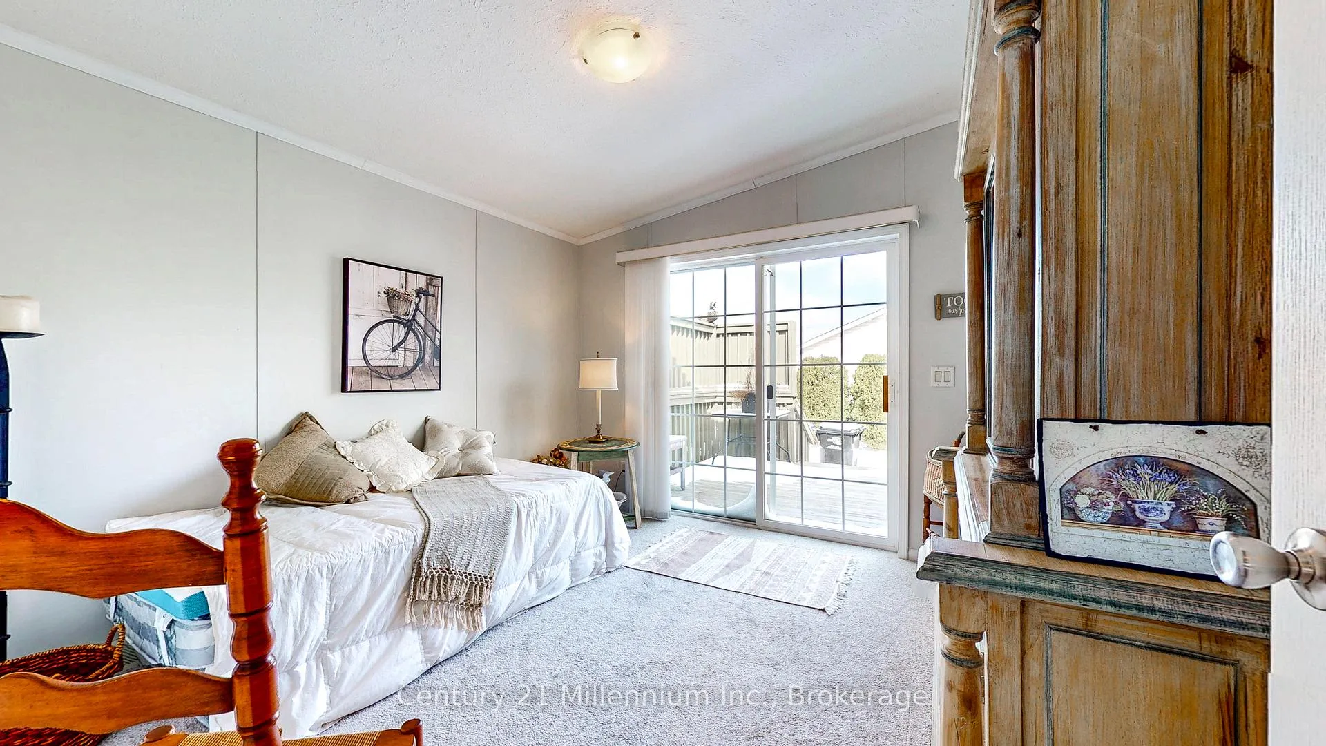 Photo 9 of 9 Illinois Crescent, Wasaga Beach — HOMEH
