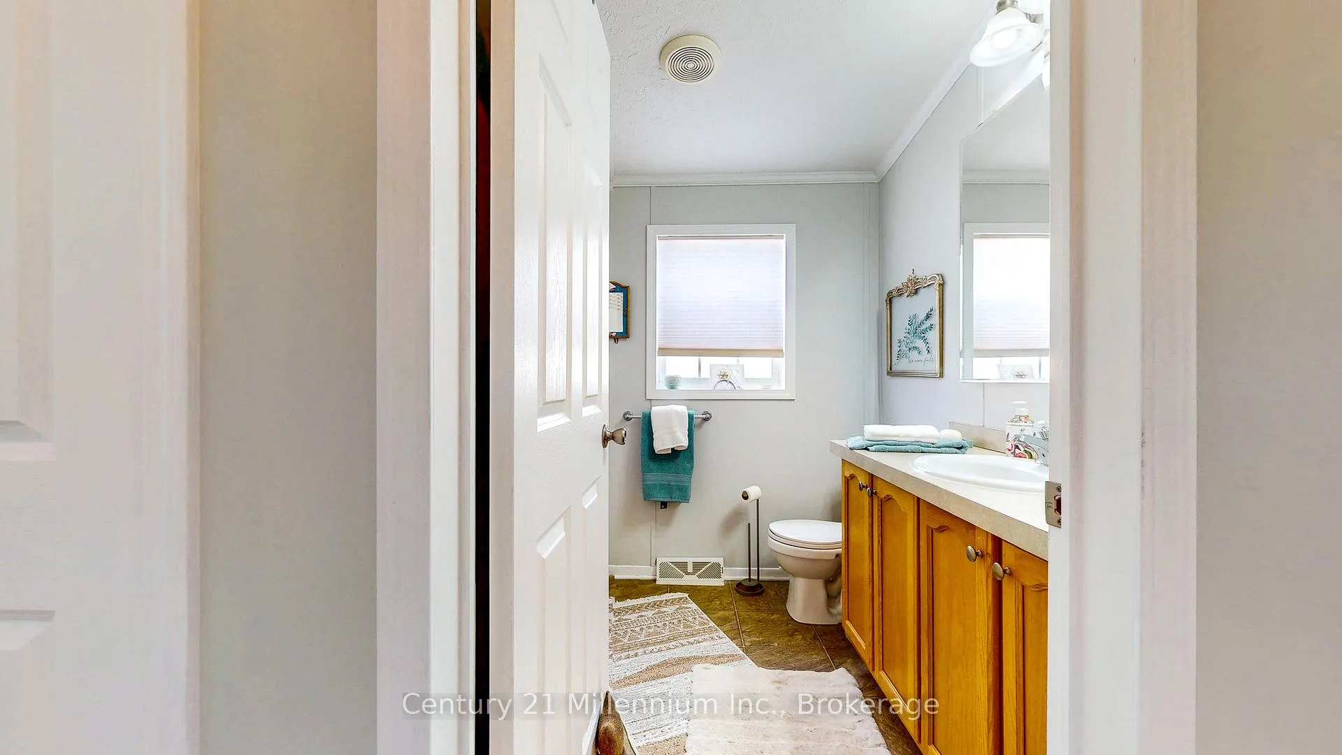 Photo 10 of 9 Illinois Crescent, Wasaga Beach — HOMEH
