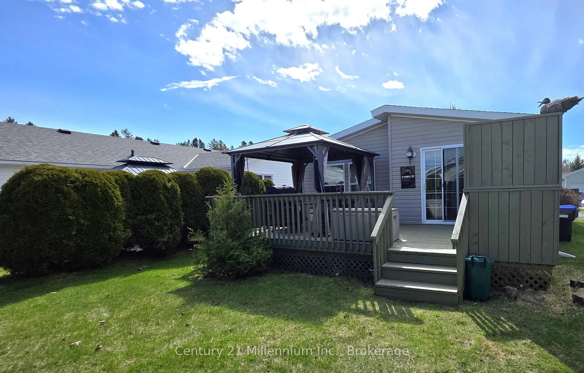 Photo 16 of 9 Illinois Crescent, Wasaga Beach — HOMEH