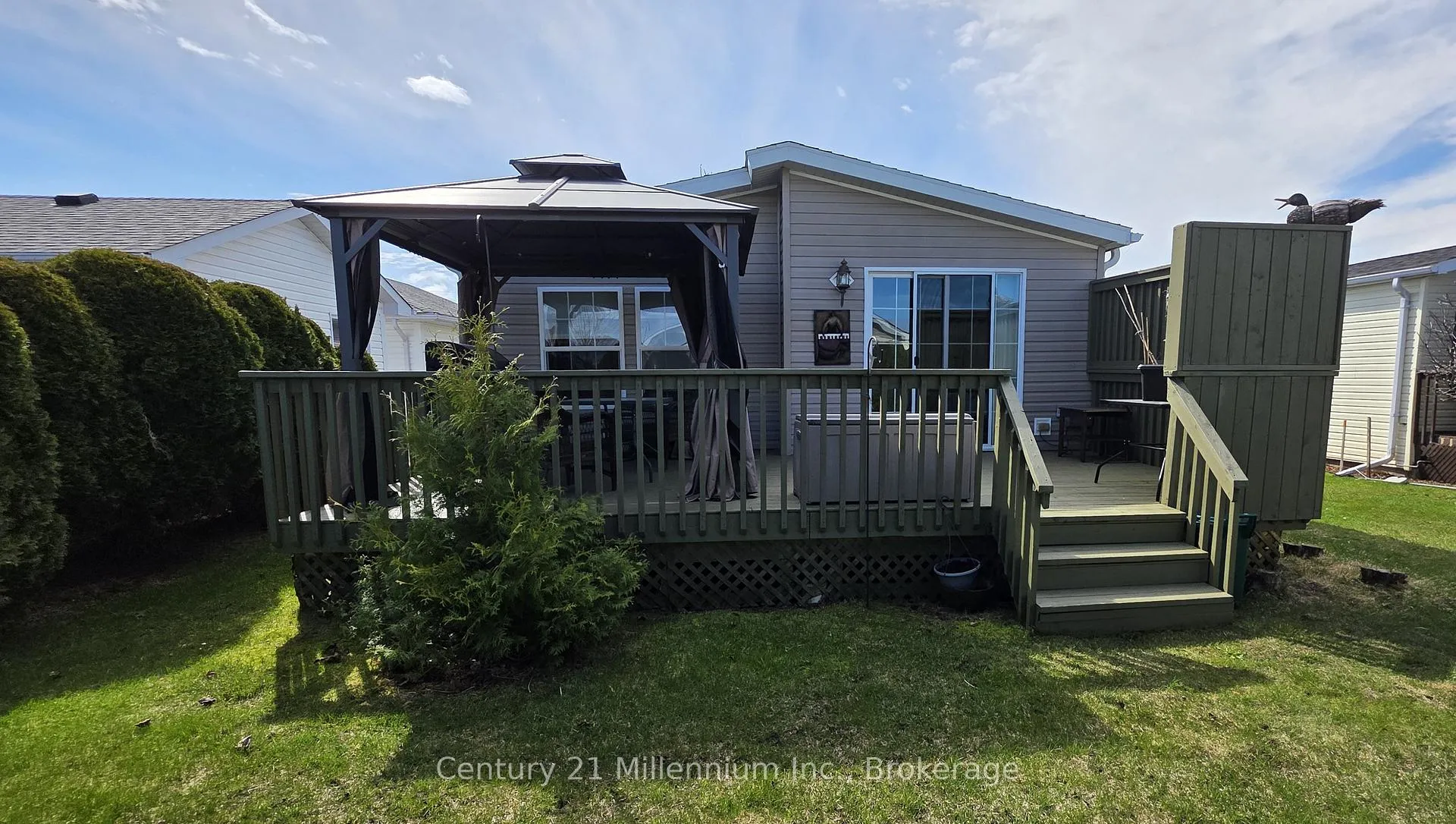 Photo 17 of 9 Illinois Crescent, Wasaga Beach — HOMEH