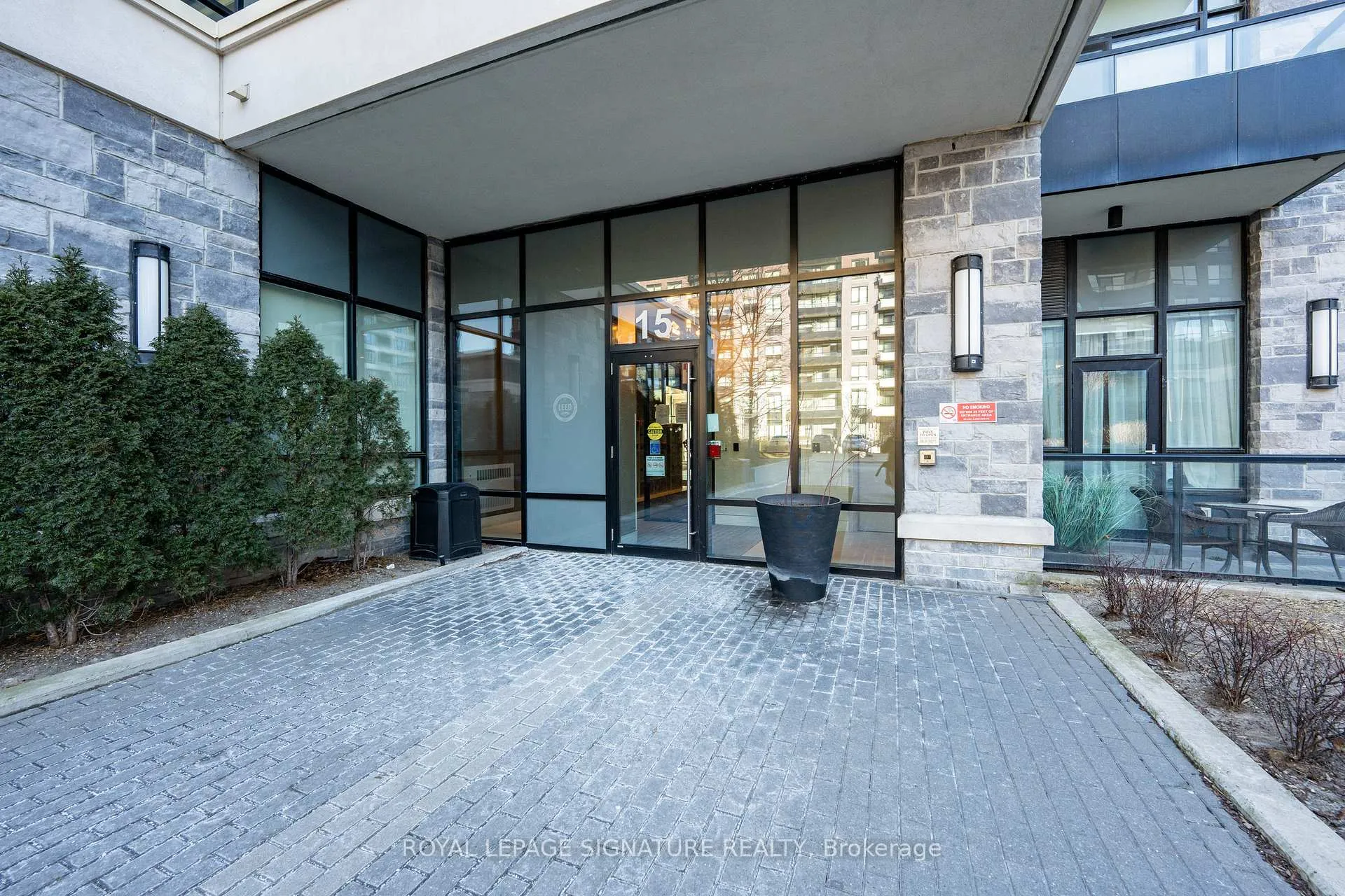 Photo 3 of Unit 1709, 15 Water Walk Drive, Markham, Unionville — HOMEH