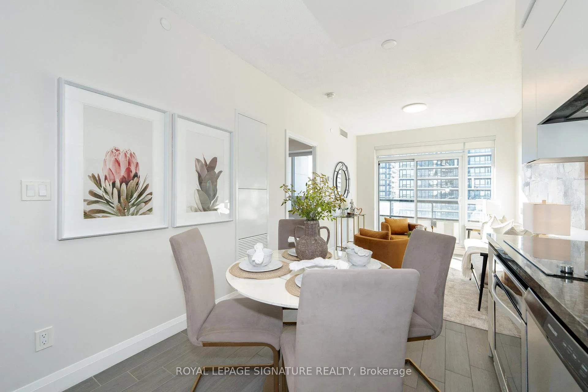 Photo 10 of Unit 1709, 15 Water Walk Drive, Markham, Unionville — HOMEH