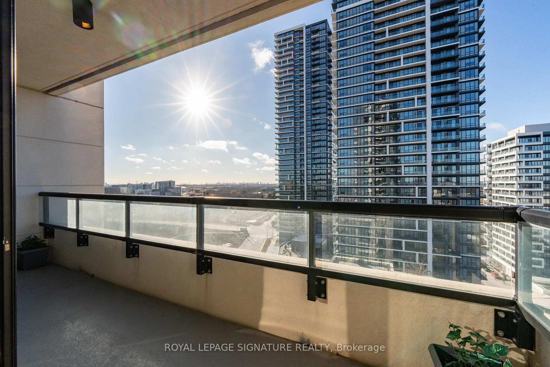 Photo 20 of Unit 1709, 15 Water Walk Drive, Markham, Unionville — HOMEH