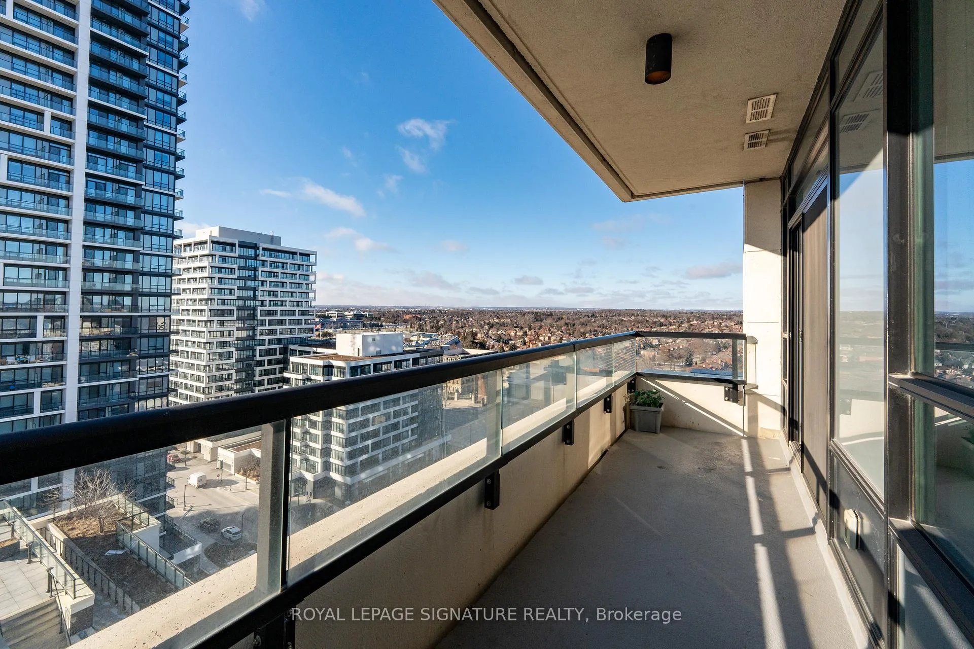 Photo 24 of Unit 1709, 15 Water Walk Drive, Markham, Unionville — HOMEH
