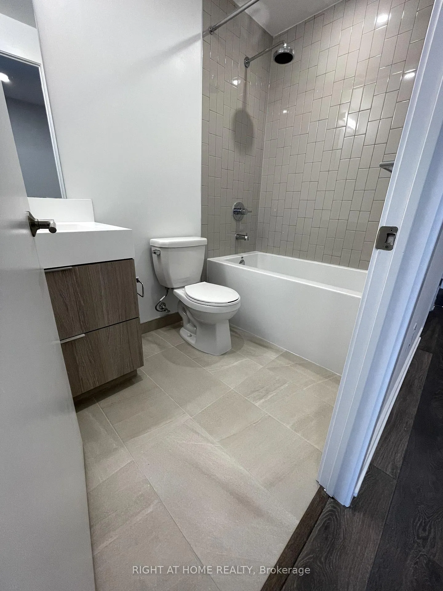 Photo 5 of Unit 2902, 130 River Street, Toronto, Regent Park — HOMEH