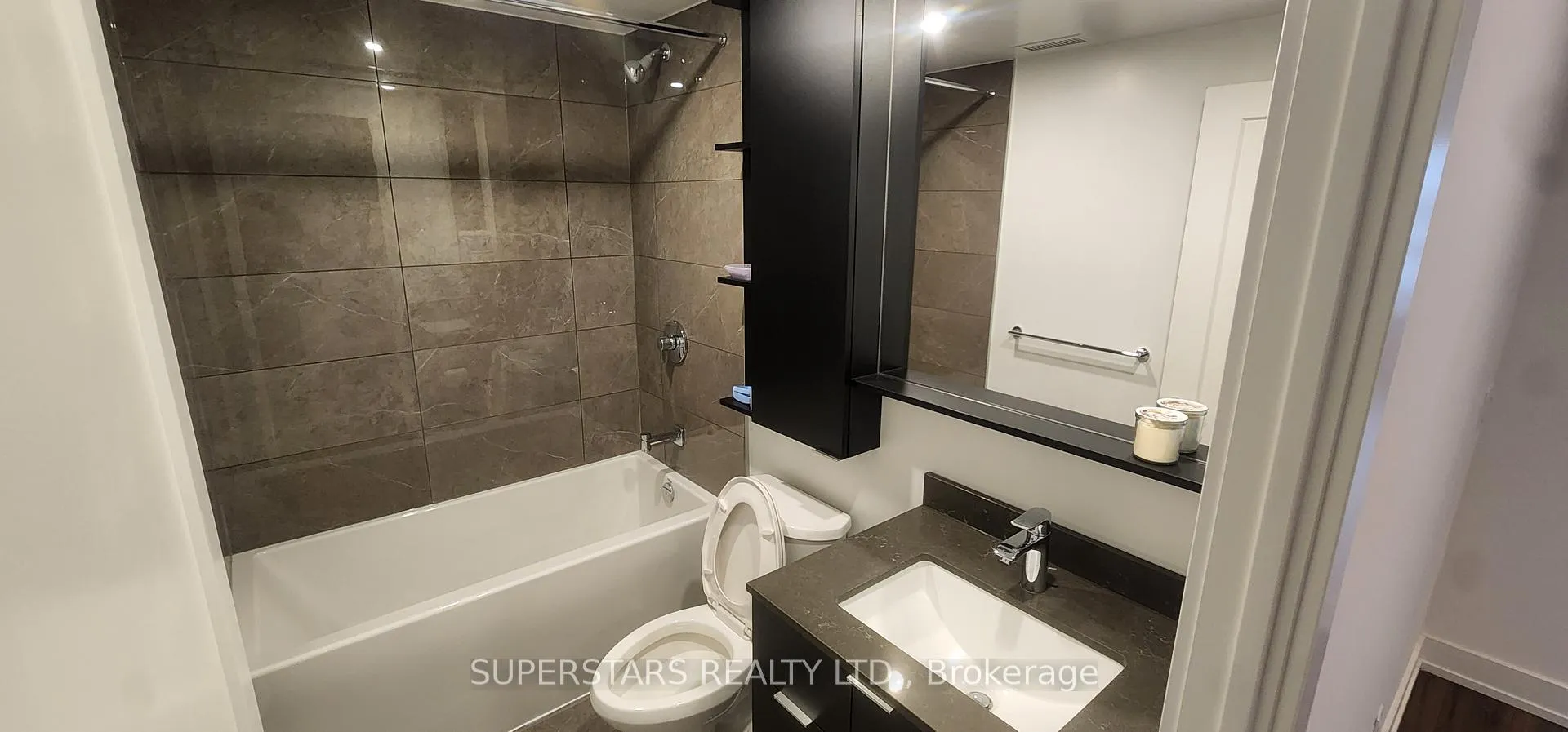 Photo 11 of Unit 623, 9 Clegg Road, Markham, Unionville — HOMEH