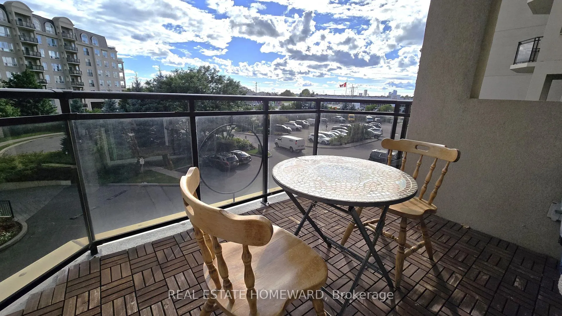 Photo 2 of Unit 314, 2 Maison Parc Court, Vaughan, Lakeview Estates — HOMEH