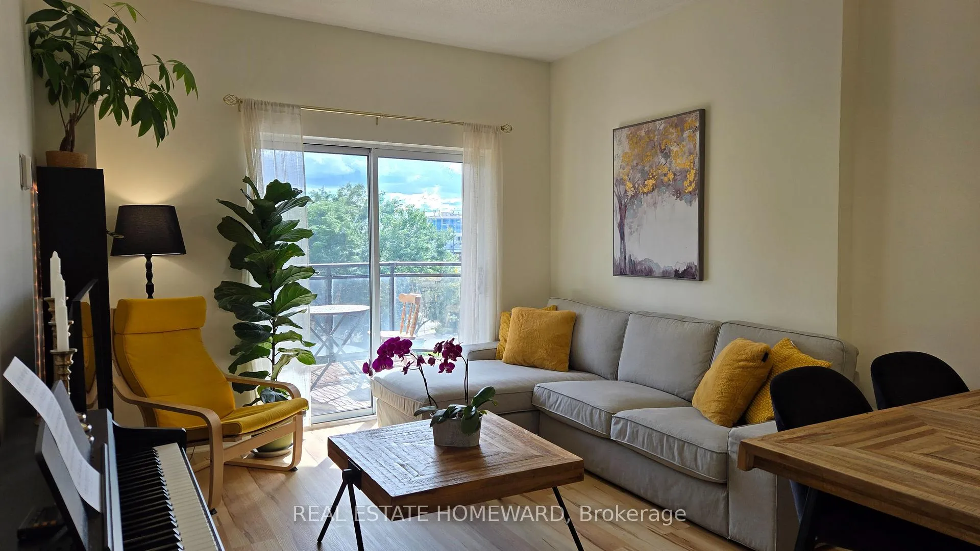 Photo 3 of Unit 314, 2 Maison Parc Court, Vaughan, Lakeview Estates — HOMEH