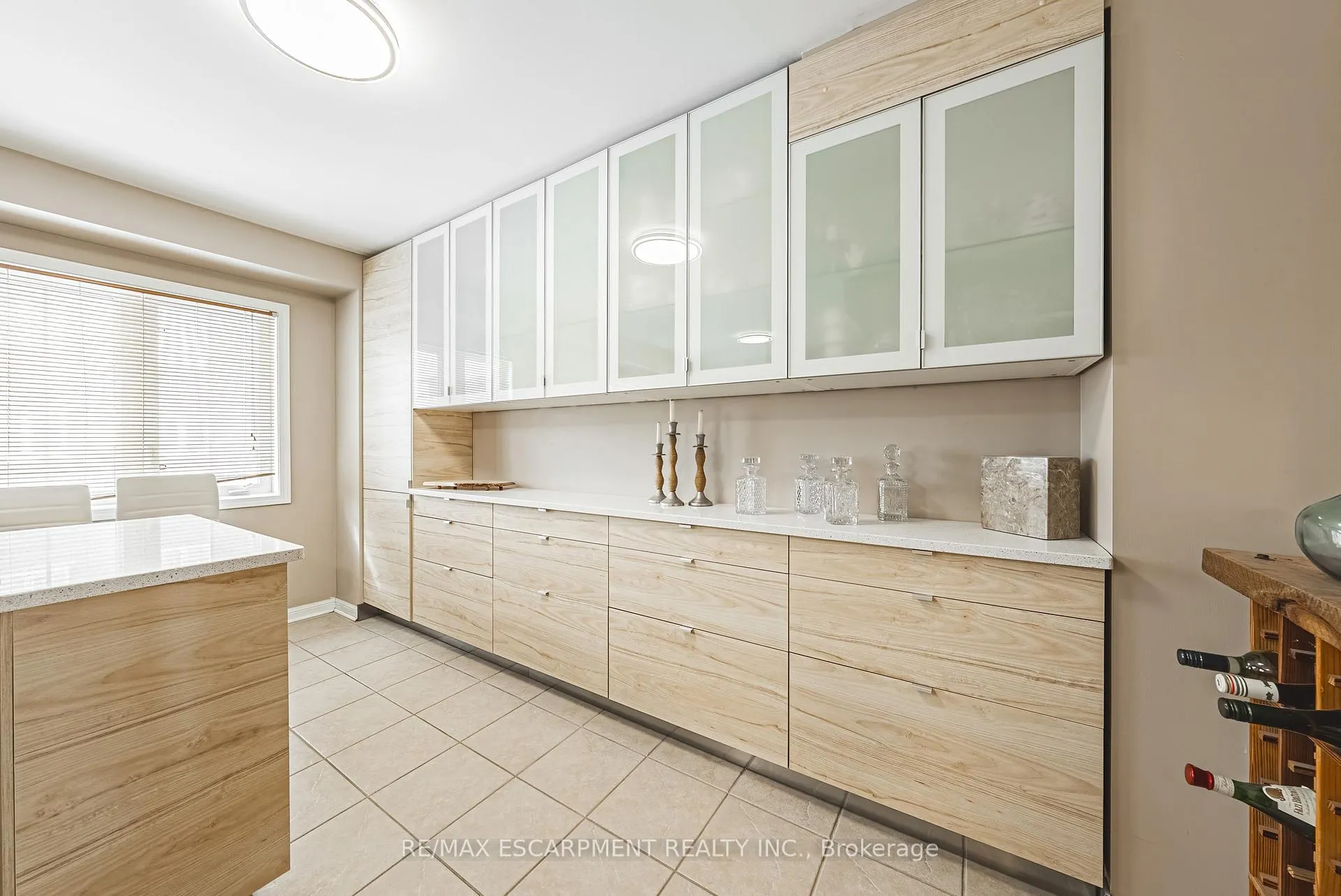 Photo 8 of Unit 49, 470 Beach Boulevard, Hamilton, Hamilton Beach — HOMEH