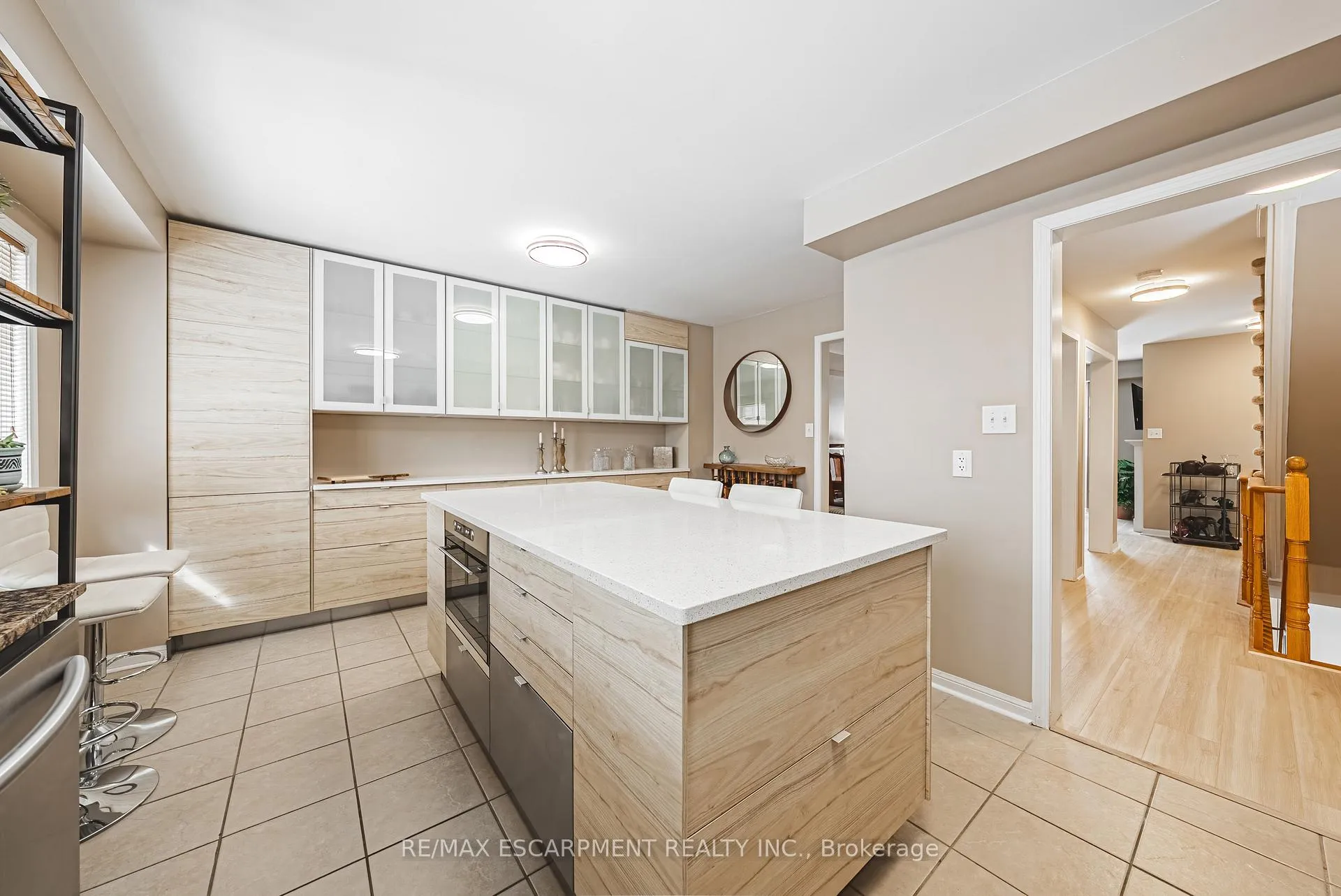 Photo 11 of Unit 49, 470 Beach Boulevard, Hamilton, Hamilton Beach — HOMEH