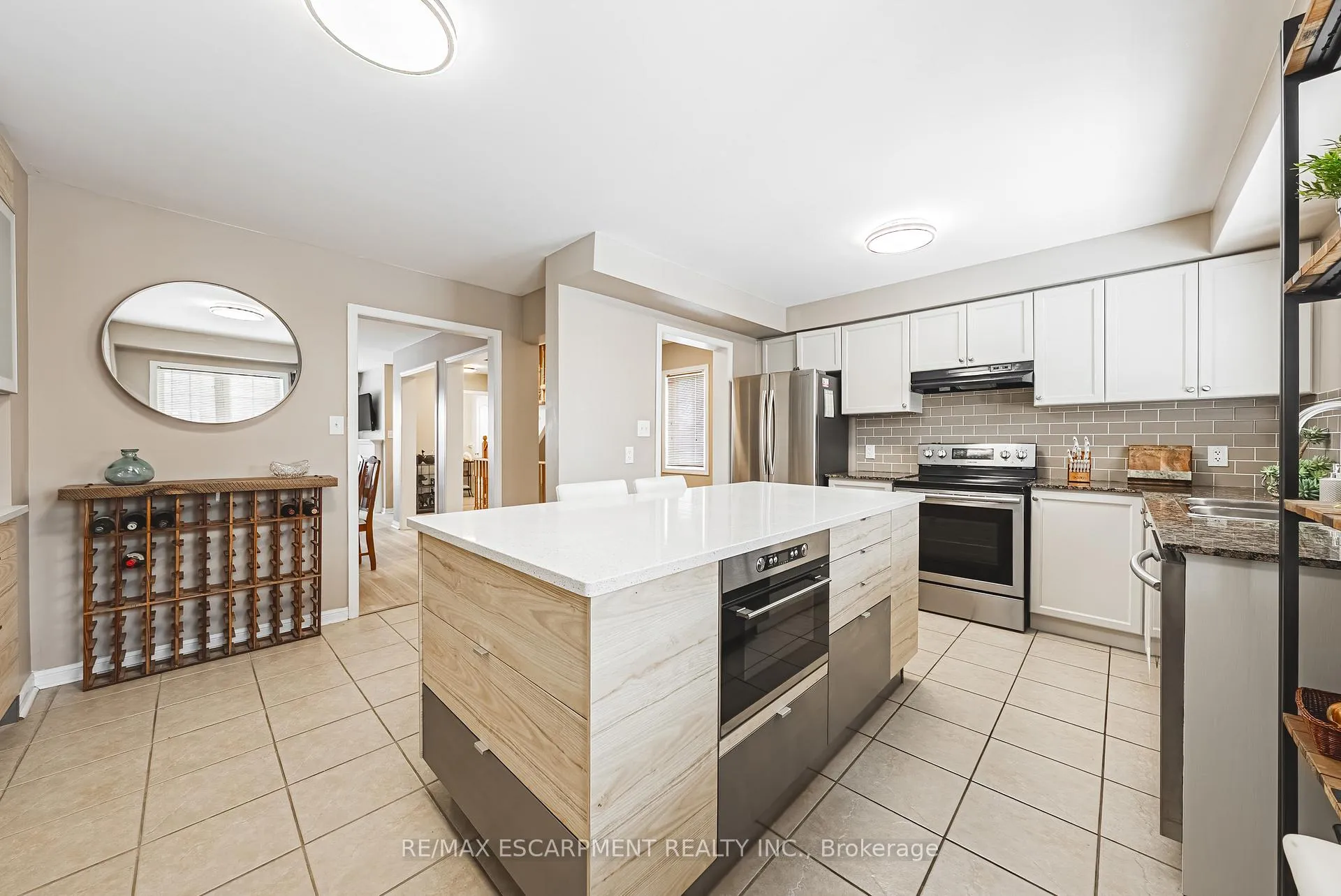 Photo 12 of Unit 49, 470 Beach Boulevard, Hamilton, Hamilton Beach — HOMEH