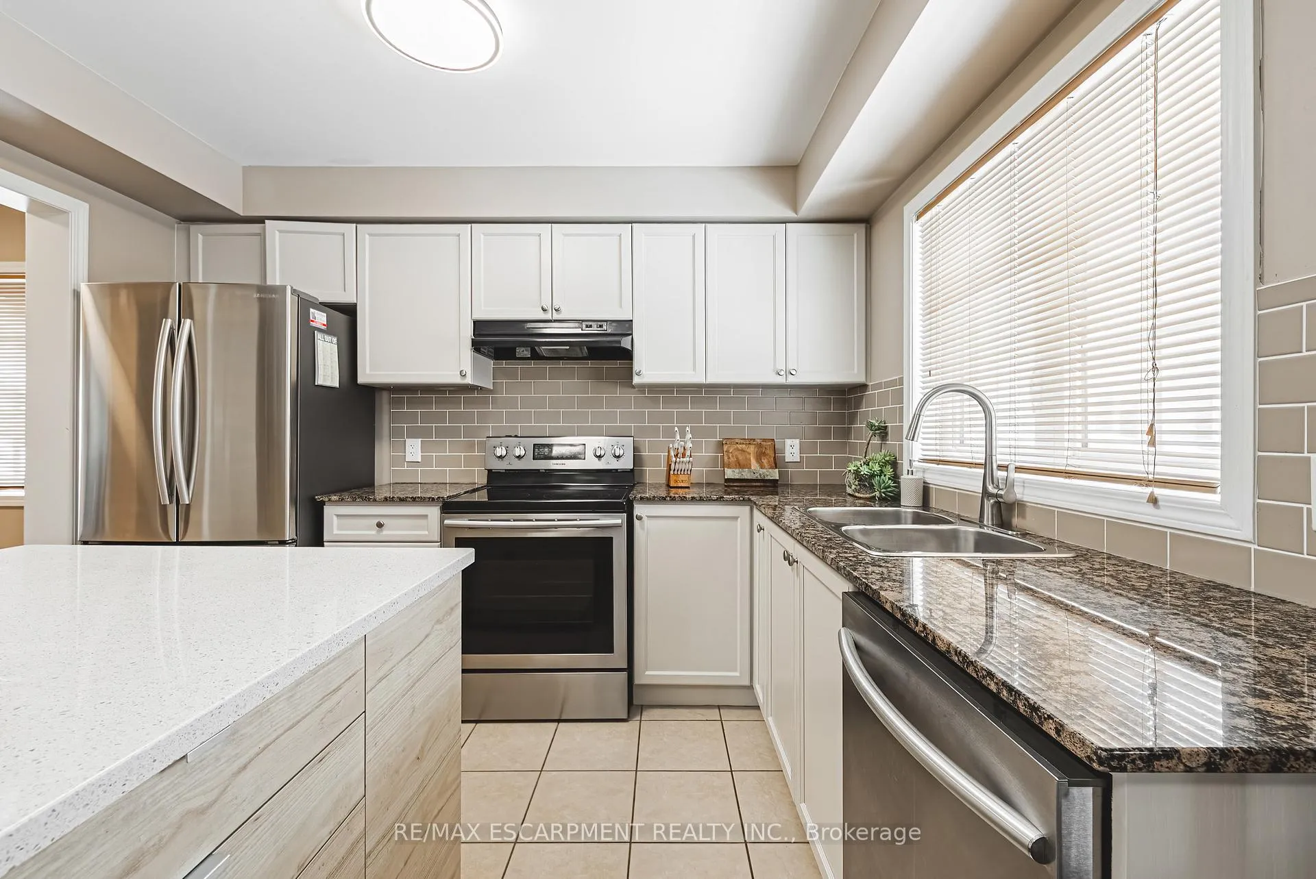 Photo 14 of Unit 49, 470 Beach Boulevard, Hamilton, Hamilton Beach — HOMEH