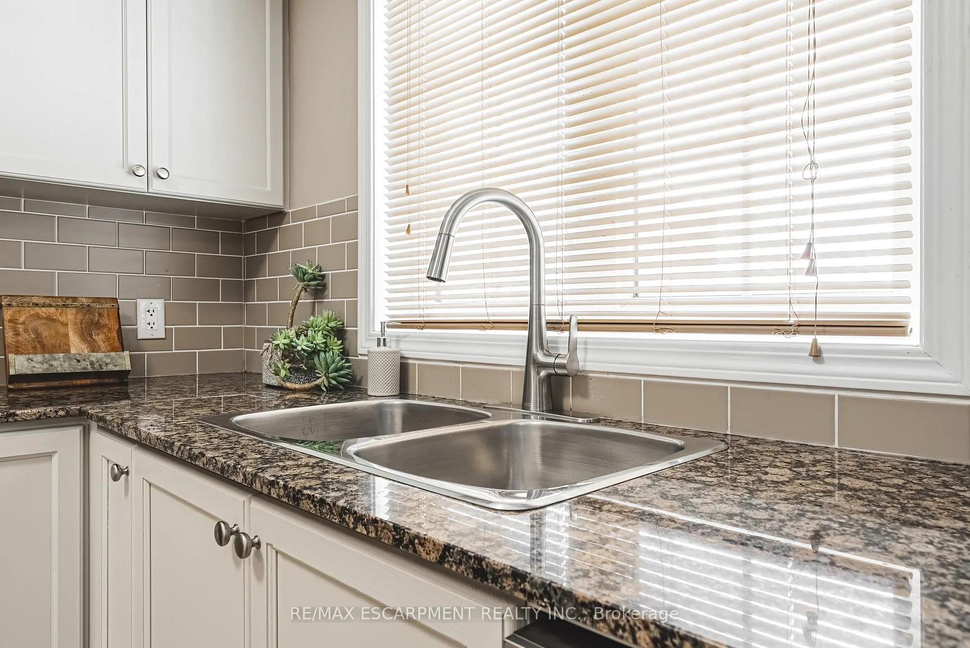 Photo 15 of Unit 49, 470 Beach Boulevard, Hamilton, Hamilton Beach — HOMEH