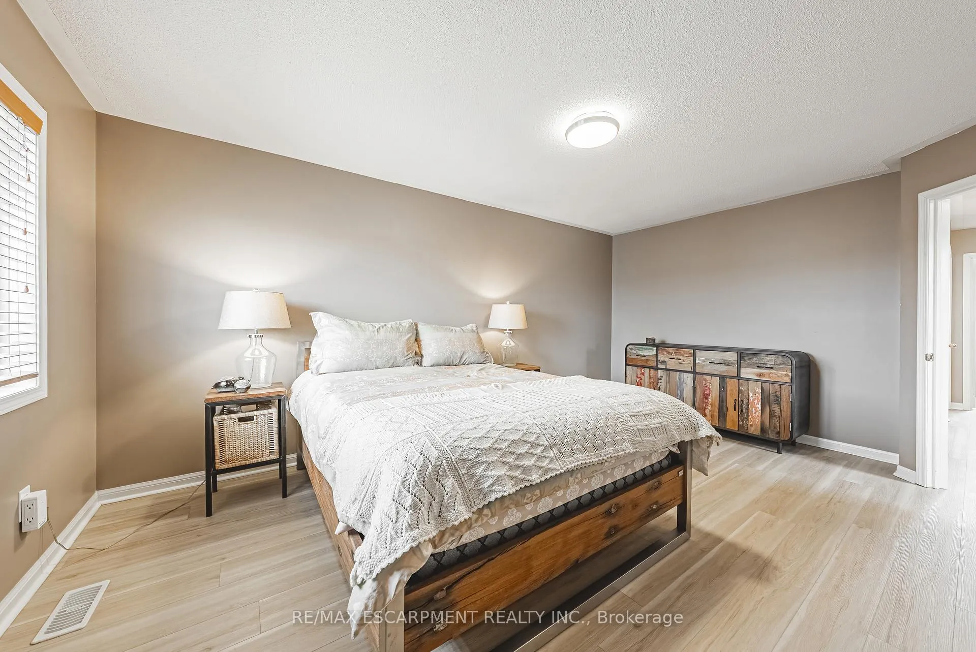 Photo 27 of Unit 49, 470 Beach Boulevard, Hamilton, Hamilton Beach — HOMEH