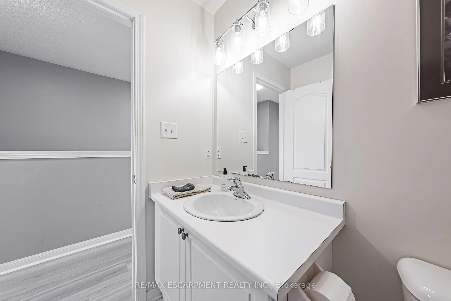Photo 31 of Unit 49, 470 Beach Boulevard, Hamilton, Hamilton Beach — HOMEH
