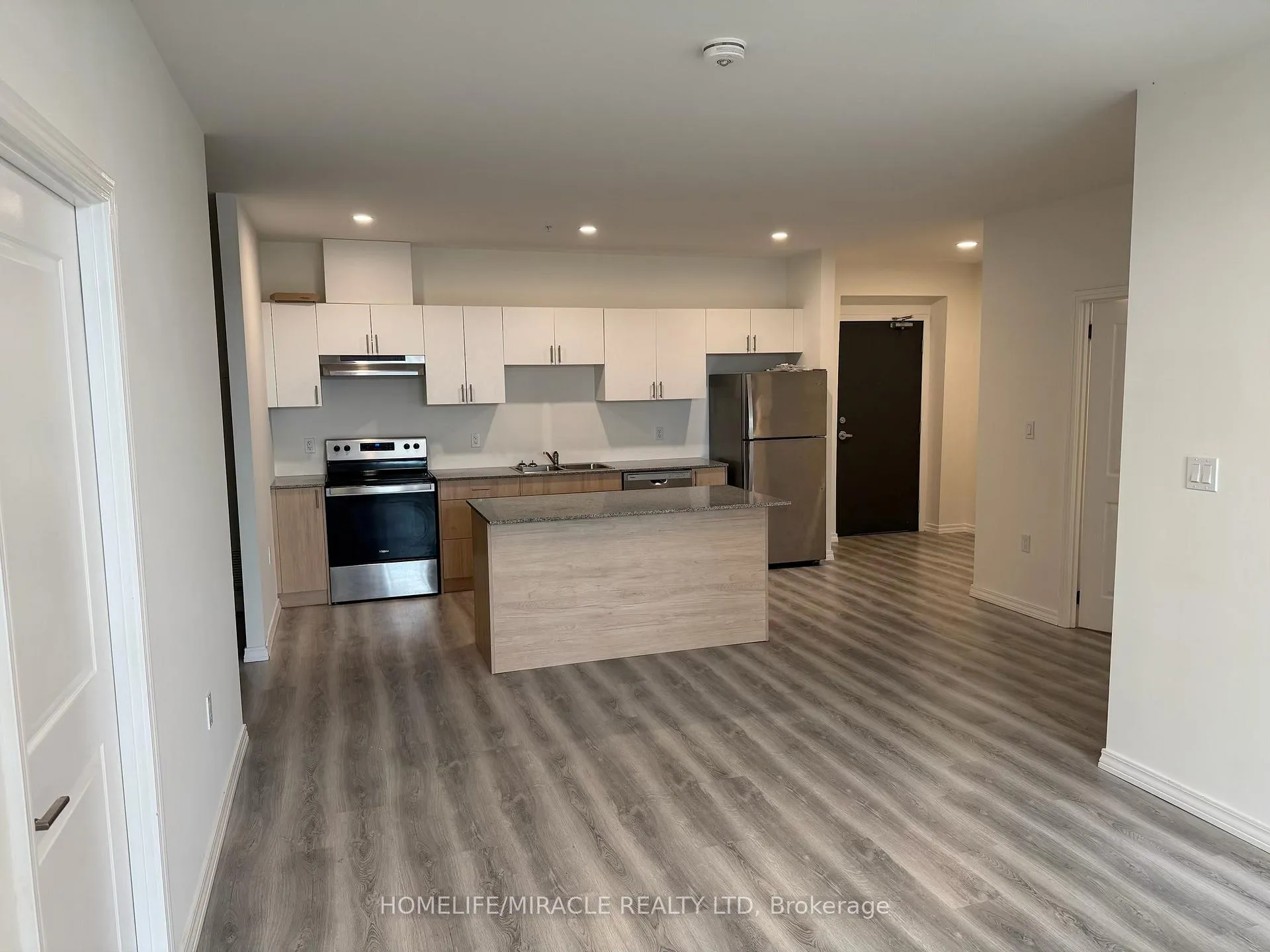 Photo 3 of Unit 103, 1098 Paisley Road, Guelph, Willow West/Sugarbush/West Acres — HOMEH