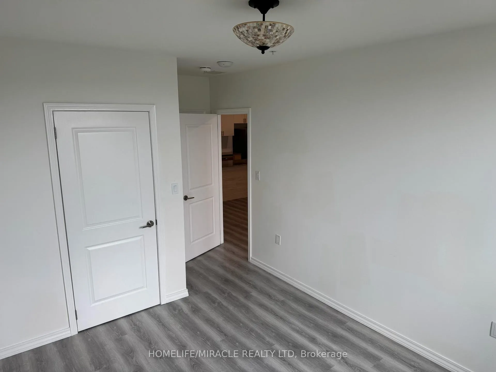 Photo 4 of Unit 103, 1098 Paisley Road, Guelph, Willow West/Sugarbush/West Acres — HOMEH