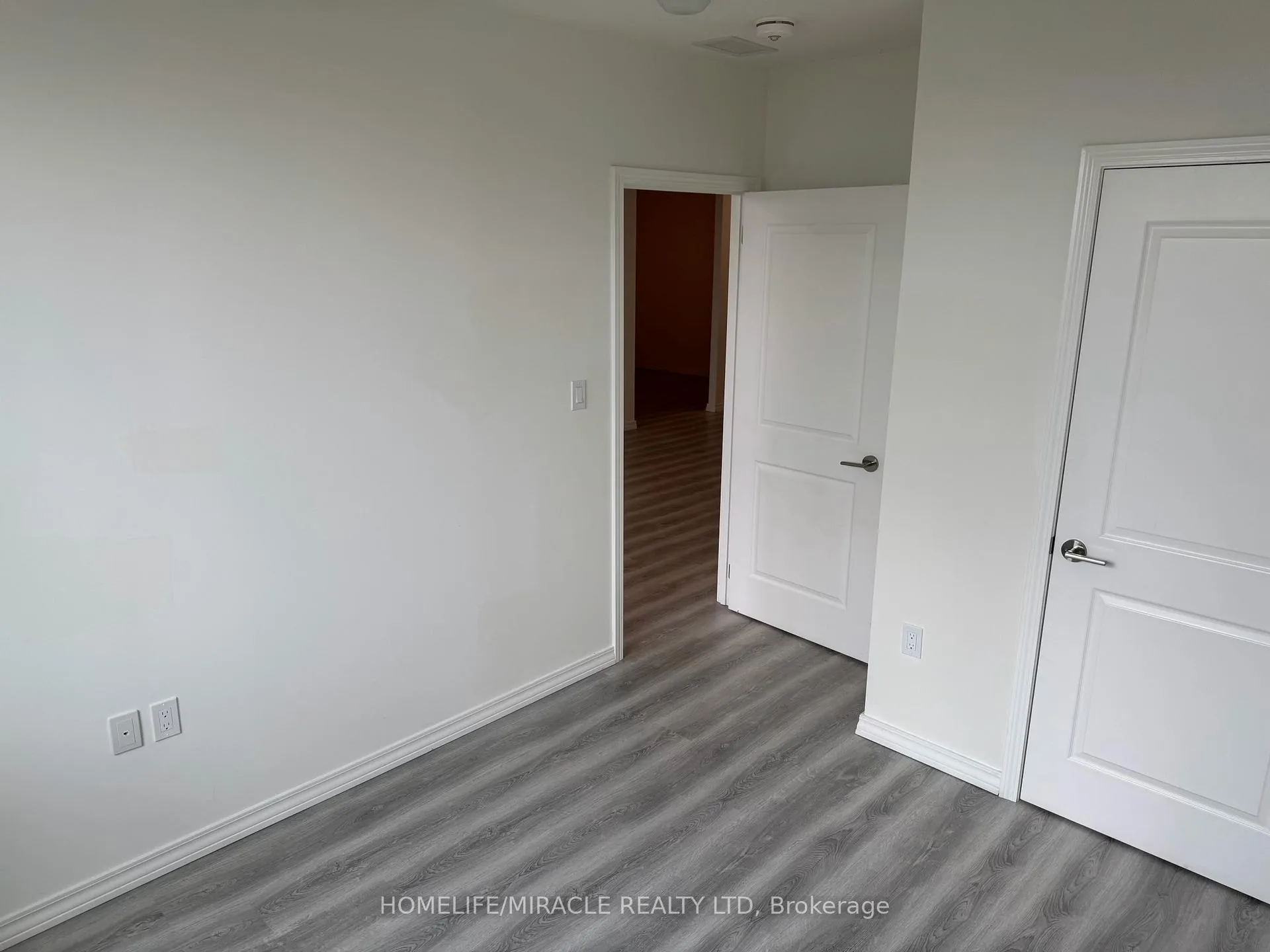 Photo 6 of Unit 103, 1098 Paisley Road, Guelph, Willow West/Sugarbush/West Acres — HOMEH