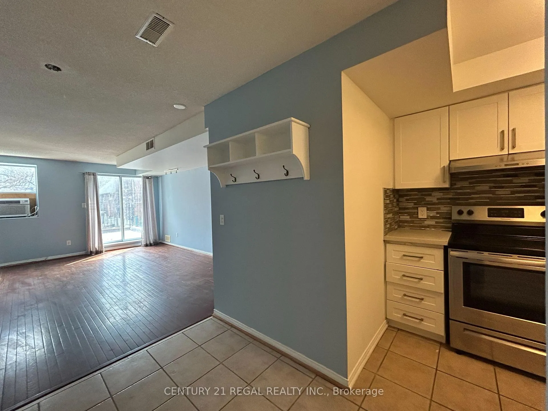Photo 2 of Unit #2, 1289 Queen Street W, Toronto, South Parkdale — HOMEH