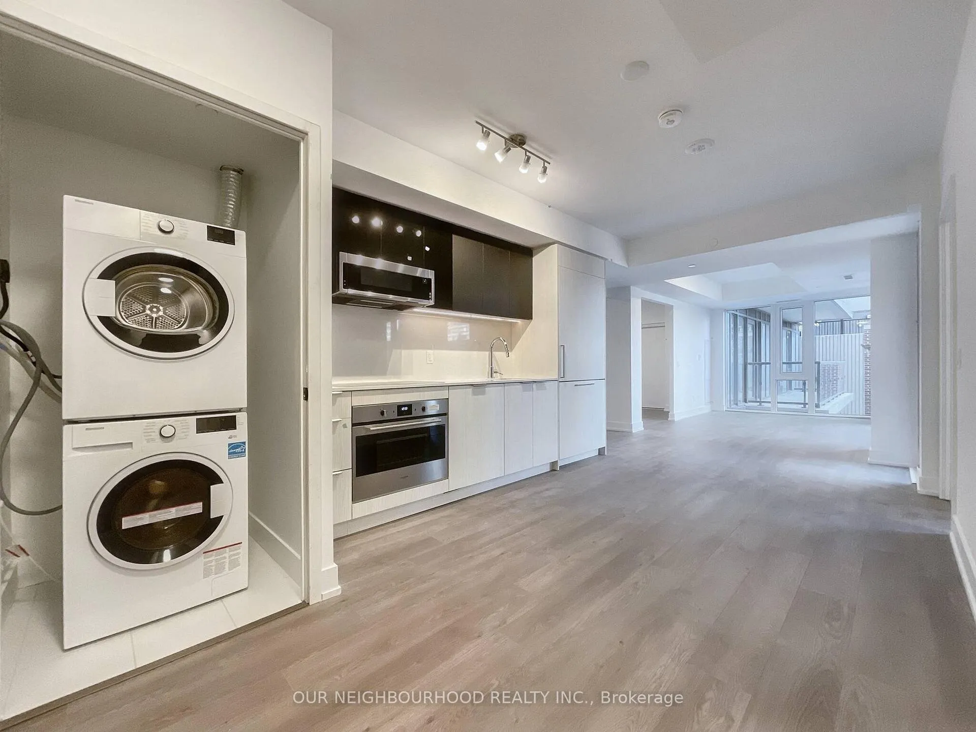 Photo 5 of Unit 412, 308 Jarvis Street, Toronto, Church-Yonge Corridor — HOMEH