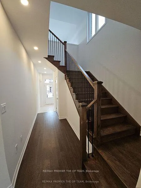 Photo 6 of 5 Abbey Crescent, Barrie, Painswick South — HOMEH