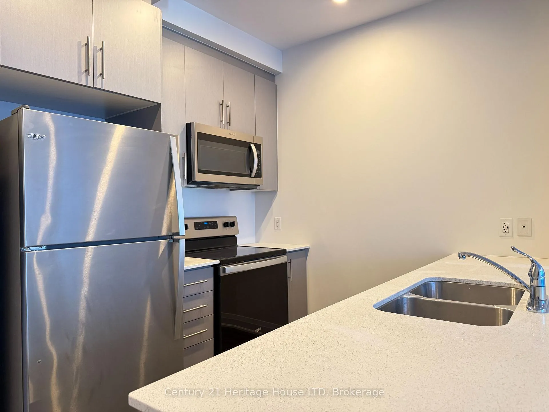 Photo 3 of Unit 401, 16 Concord Place, Grimsby, Grimsby Beach — HOMEH