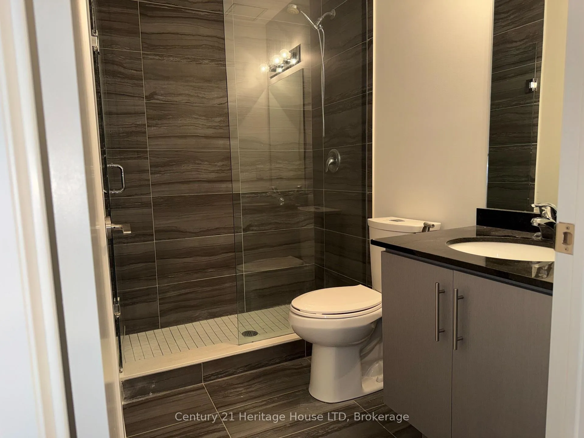 Photo 8 of Unit 401, 16 Concord Place, Grimsby, Grimsby Beach — HOMEH