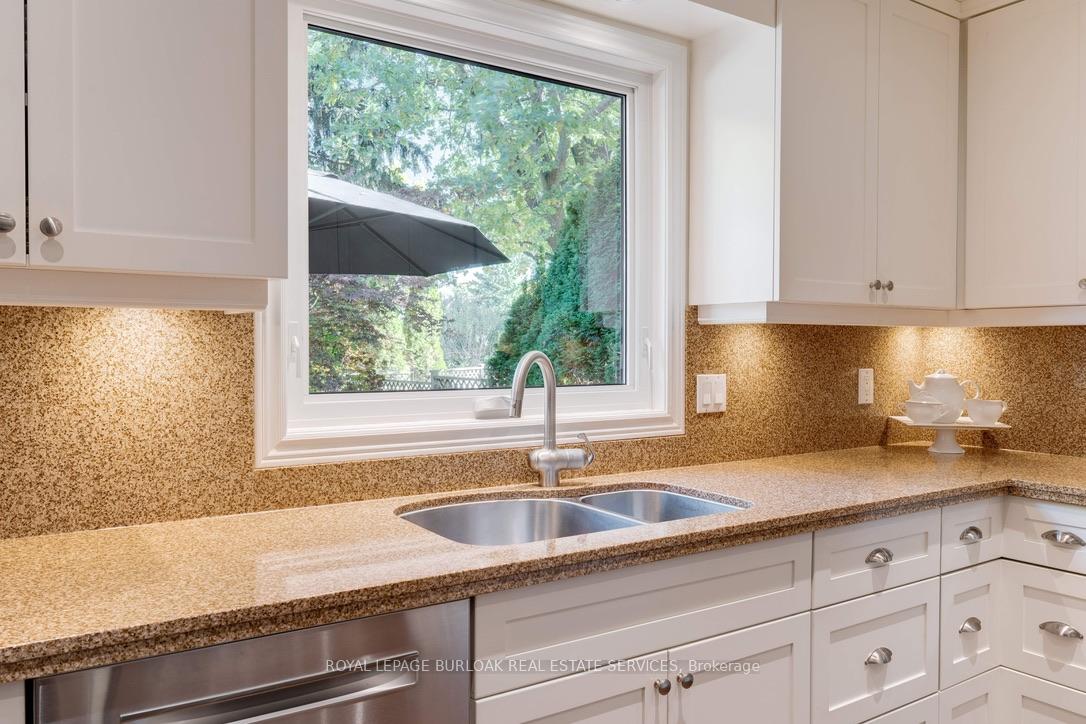 Photo 10 of 537 Harmony Avenue, Burlington, Roseland — HOMEH