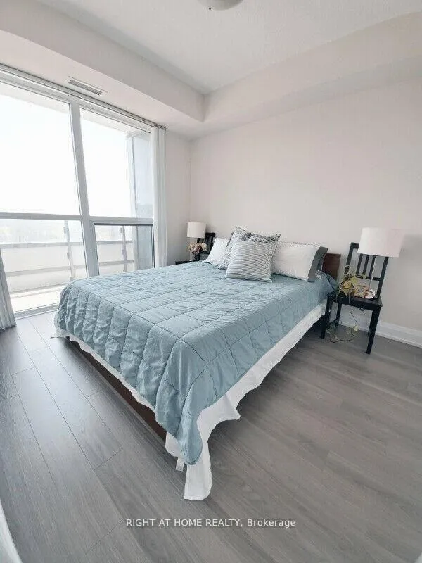 Photo 4 of Unit 710, 18 Graydon Hall Drive, North York, Parkwoods-Donalda — HOMEH