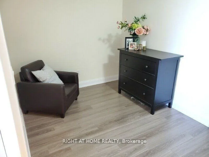 Photo 5 of Unit 710, 18 Graydon Hall Drive, North York, Parkwoods-Donalda — HOMEH
