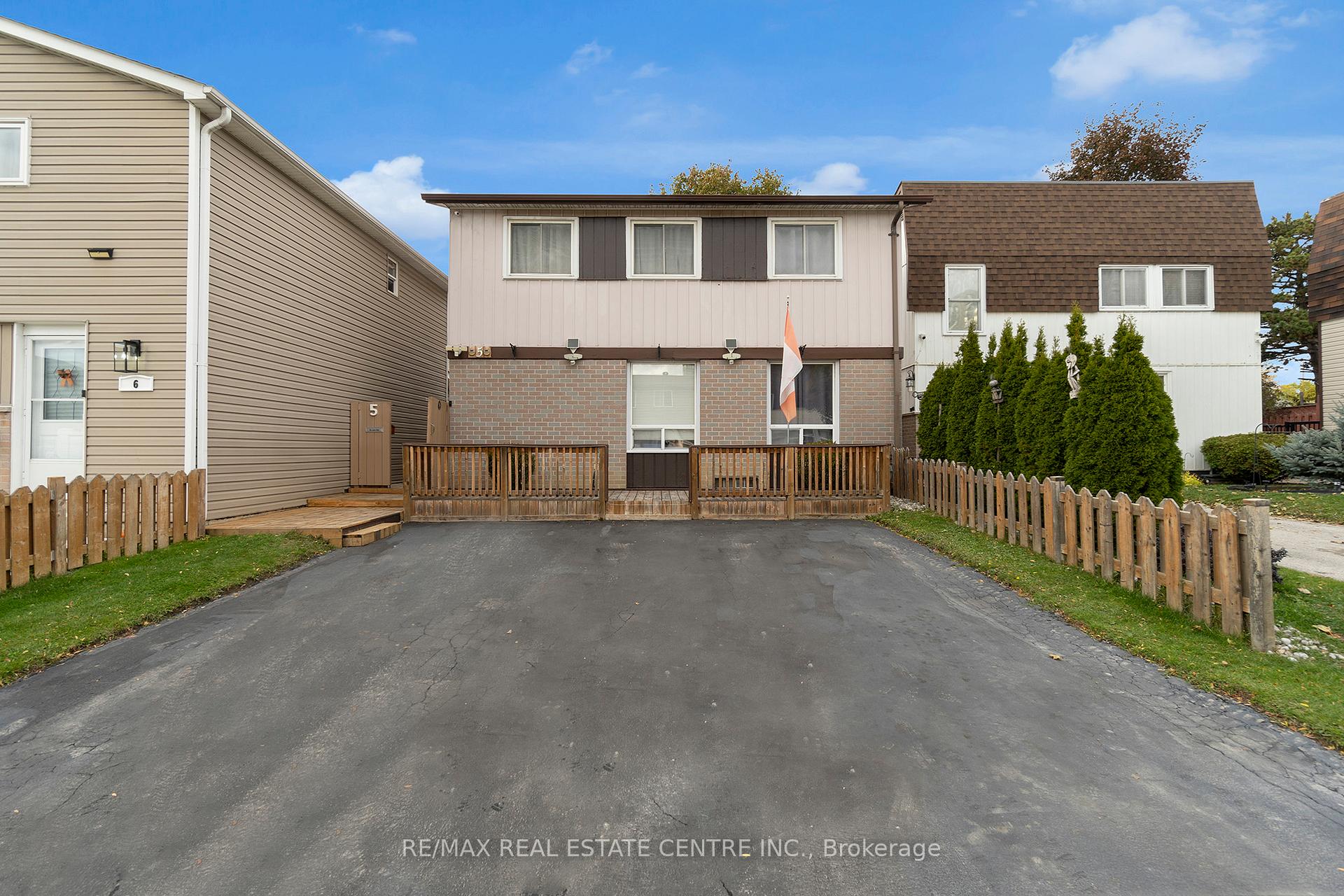 Front of 5 Hawkins Court