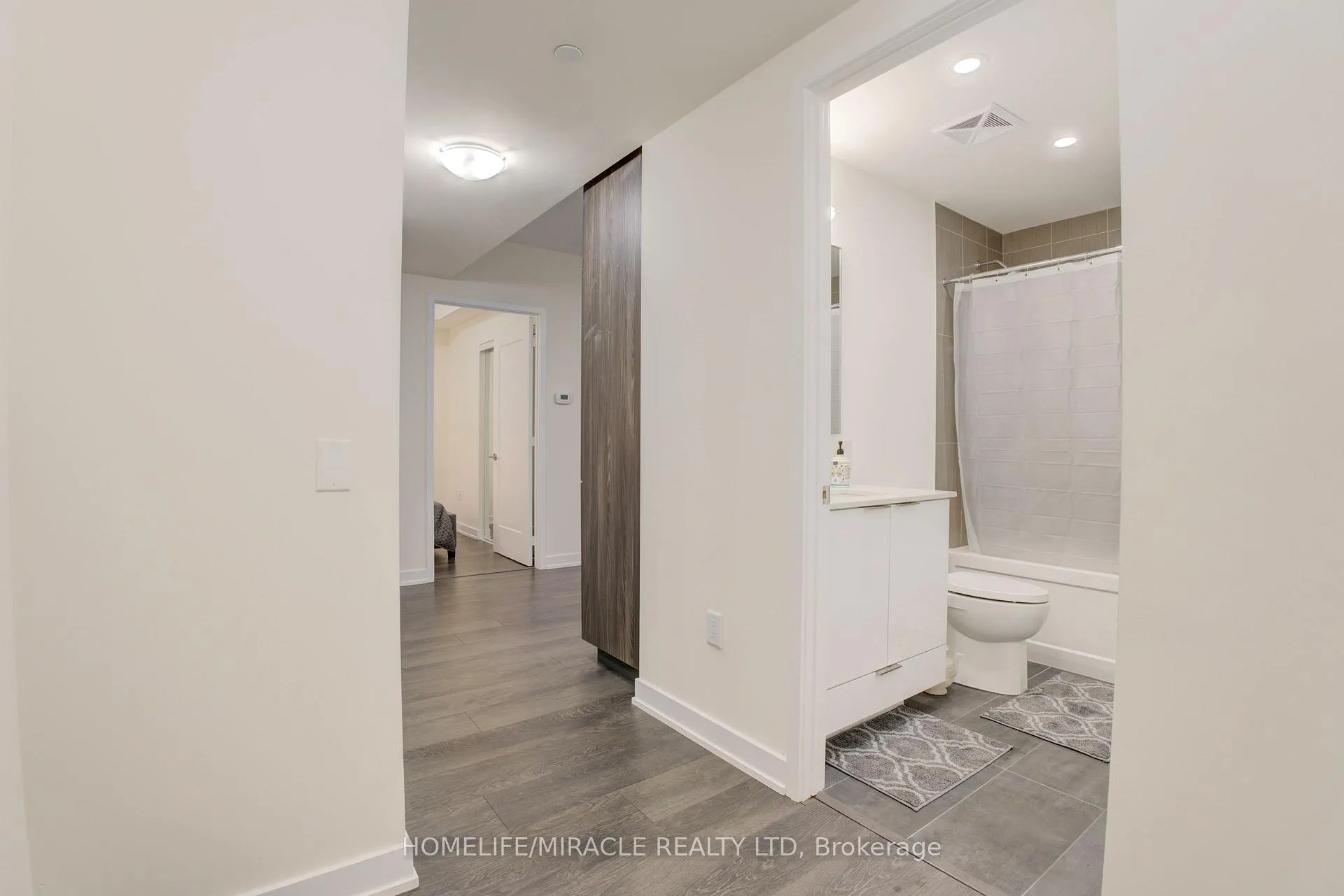 Photo 3 of Unit 5307, 28 Freeland Street, Toronto, Waterfront Communities — HOMEH