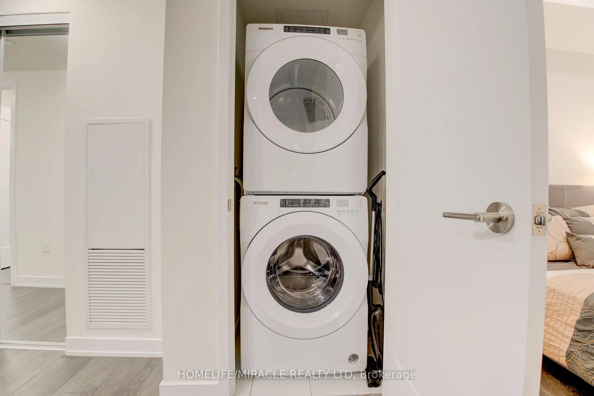 Photo 5 of Unit 5307, 28 Freeland Street, Toronto, Waterfront Communities — HOMEH