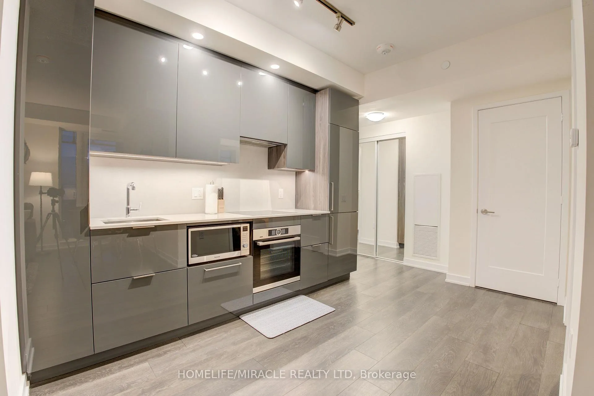Photo 8 of Unit 5307, 28 Freeland Street, Toronto, Waterfront Communities — HOMEH