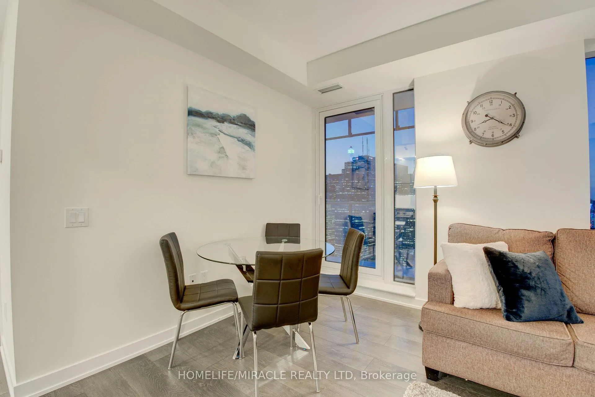 Photo 11 of Unit 5307, 28 Freeland Street, Toronto, Waterfront Communities — HOMEH