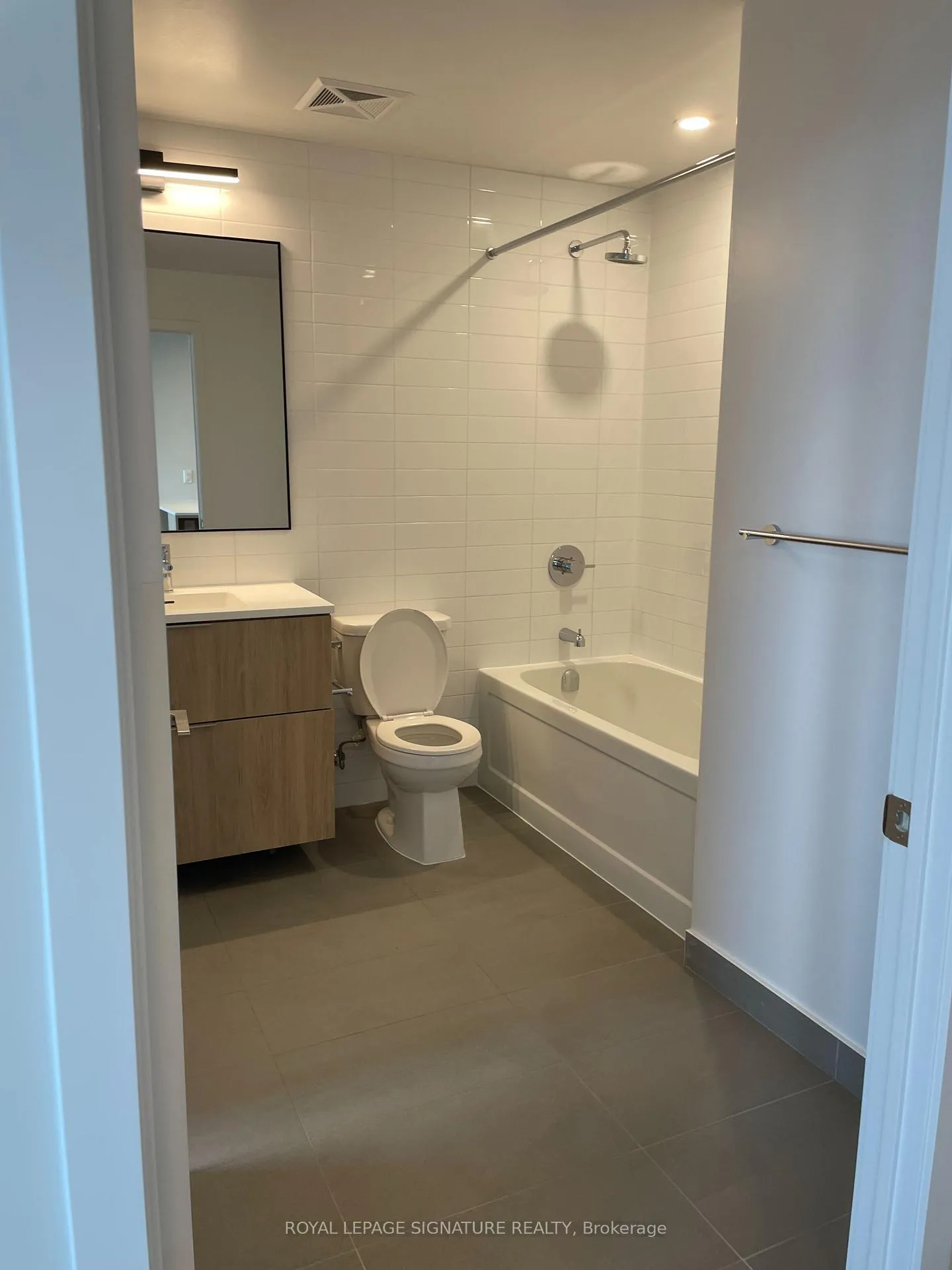 Photo 5 of Unit 1807, 25 Nicholas Avenue, Toronto, Regent Park — HOMEH