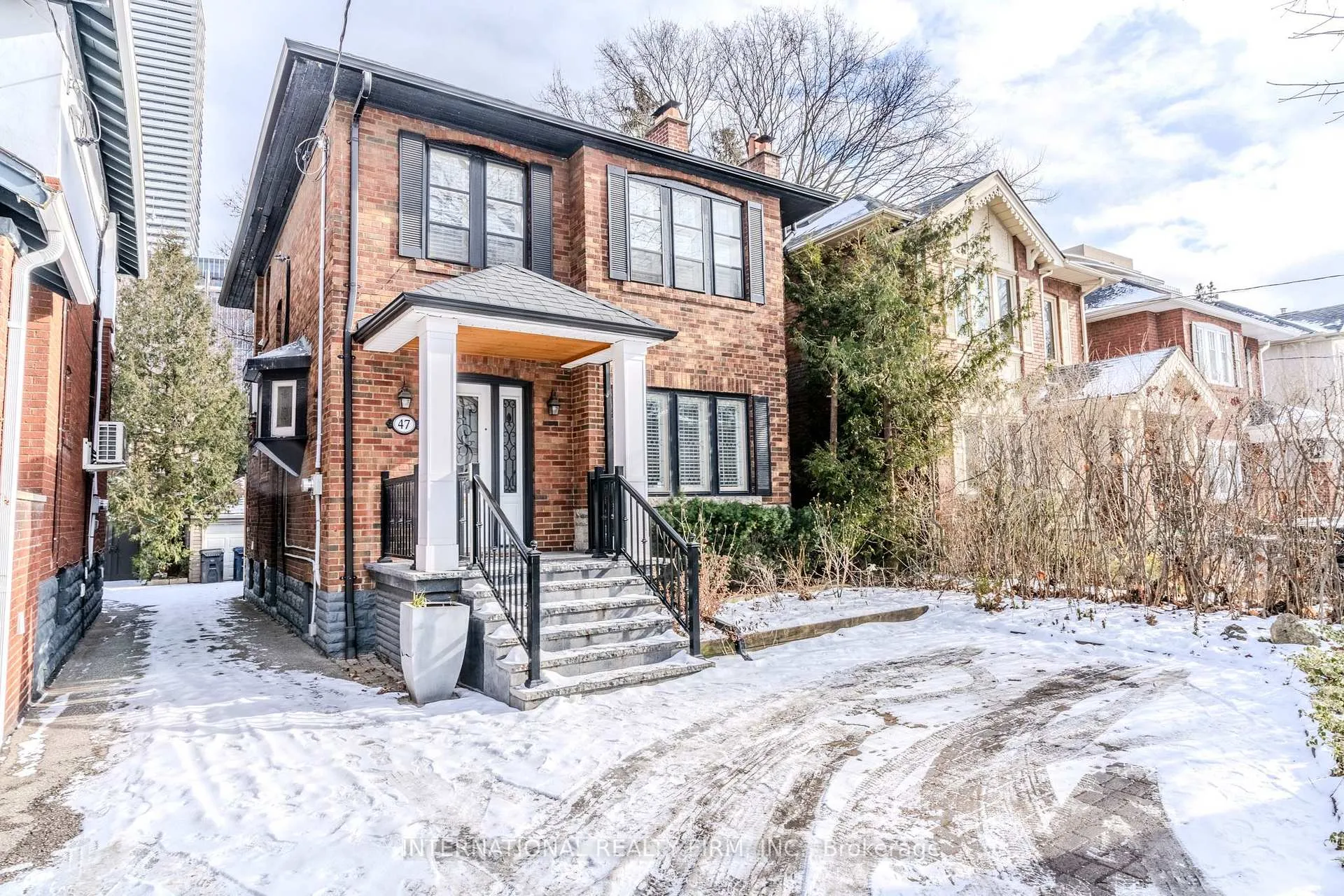 Front of Unit Basement, 47 Maxwell Avenue