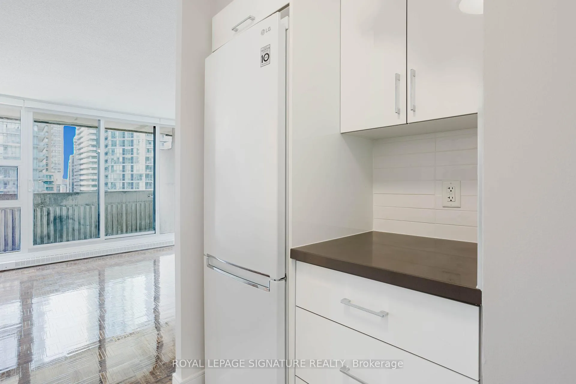Photo 8 of Unit 1806, 33 Isabella Street, Toronto, Church-Yonge Corridor — HOMEH