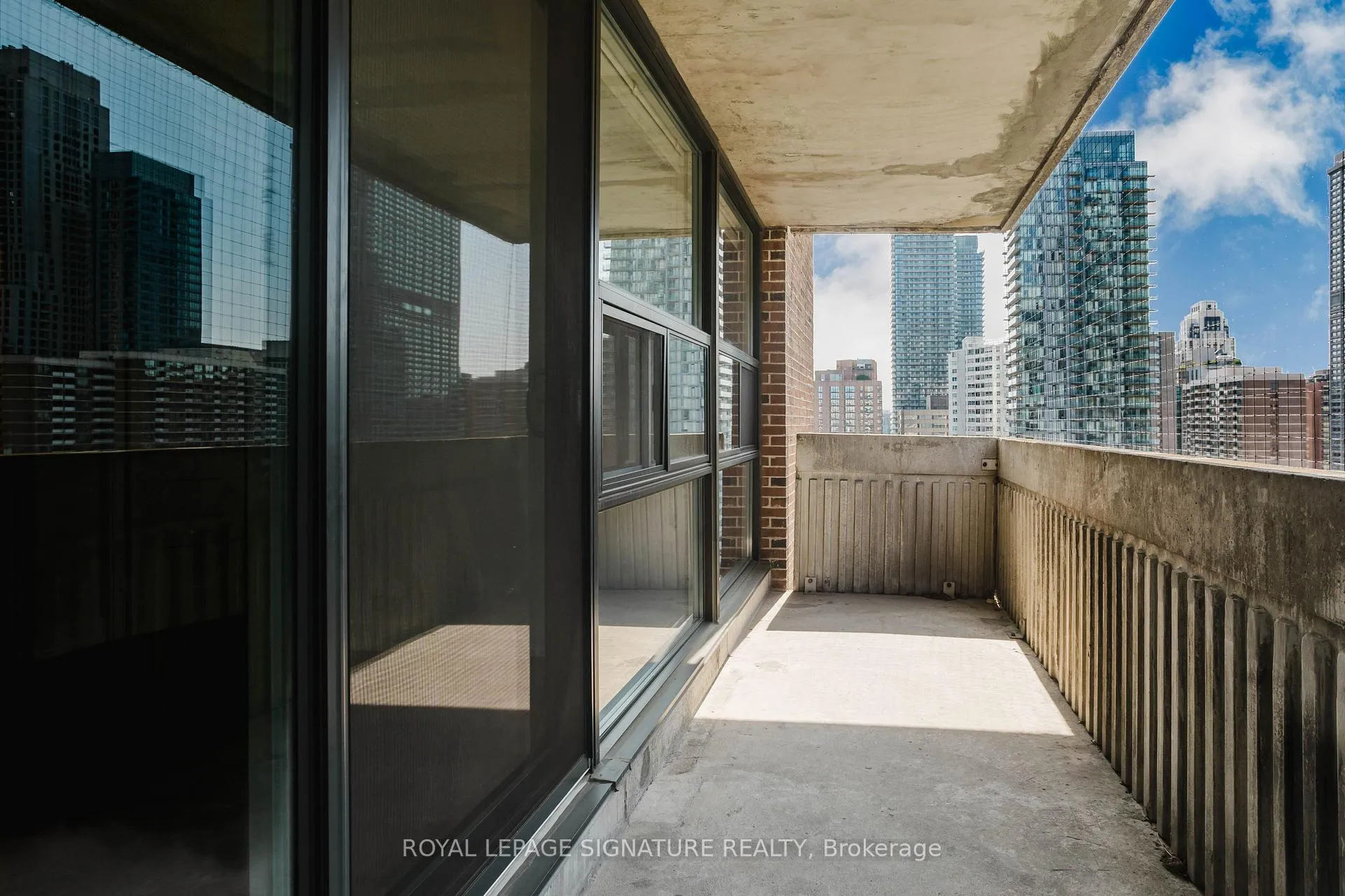 Photo 16 of Unit 1806, 33 Isabella Street, Toronto, Church-Yonge Corridor — HOMEH