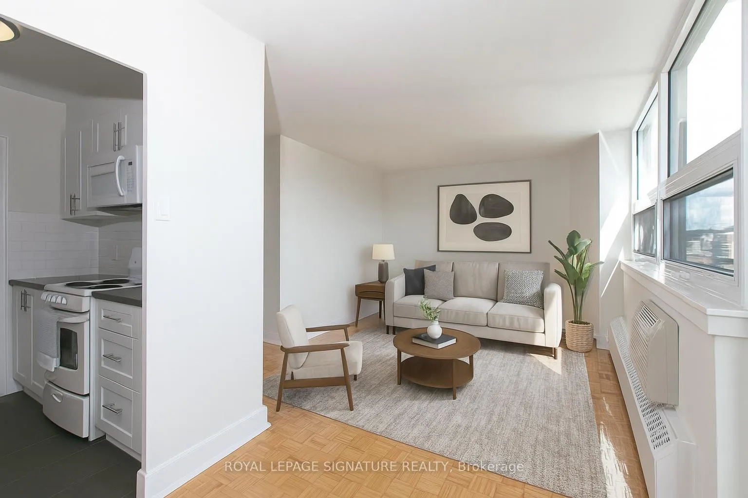 Front of Unit 406, 485 Huron Street